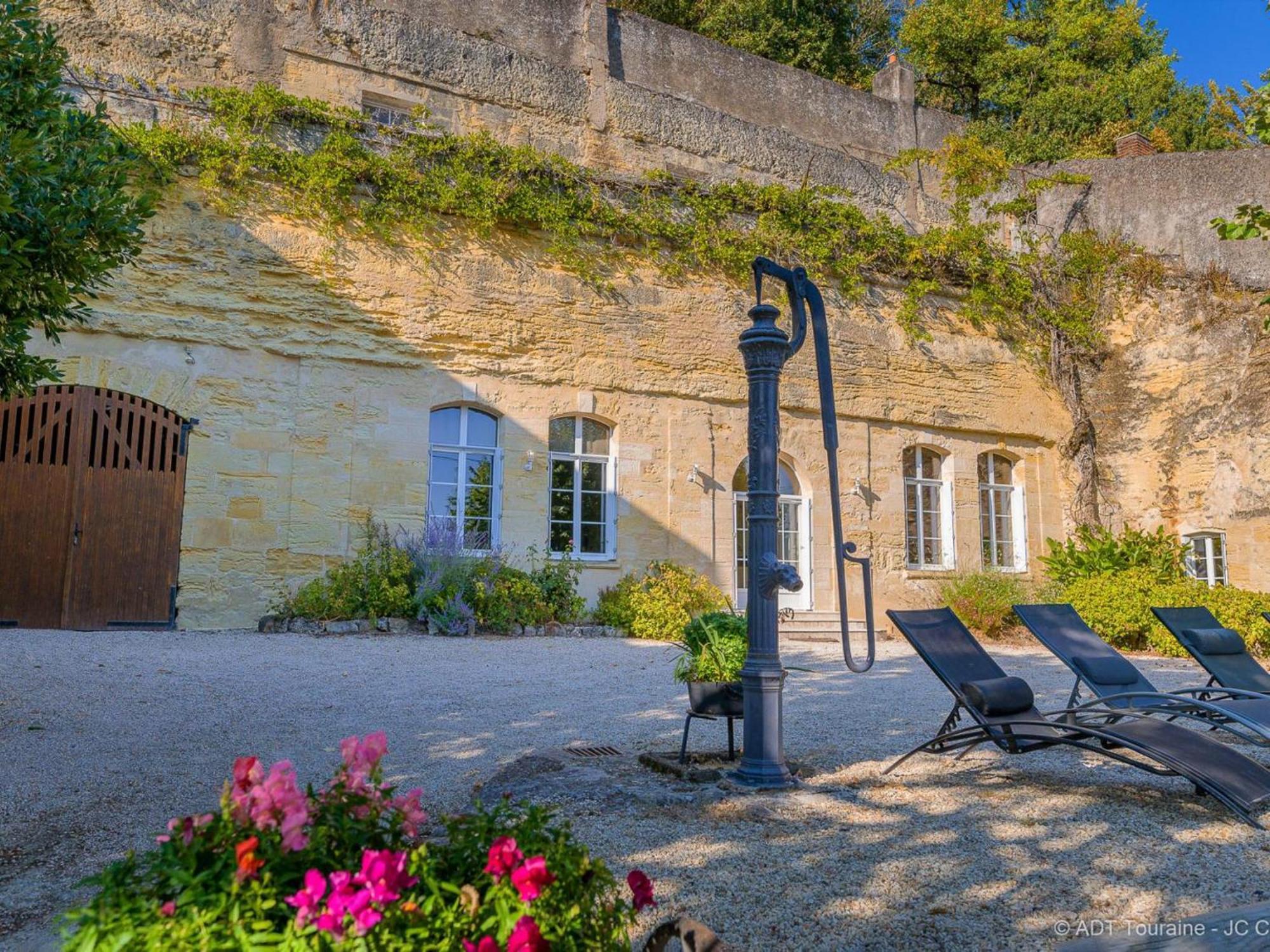 Maison Troglodyte Elegante Avec Spa, Salle De Jeux Et Jardin Clos A Vouvray - Fr-1-381-87 Kültér fotó