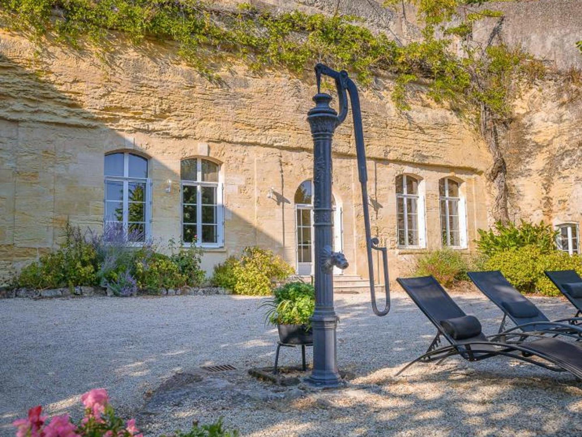 Maison Troglodyte Elegante Avec Spa, Salle De Jeux Et Jardin Clos A Vouvray - Fr-1-381-87 Kültér fotó